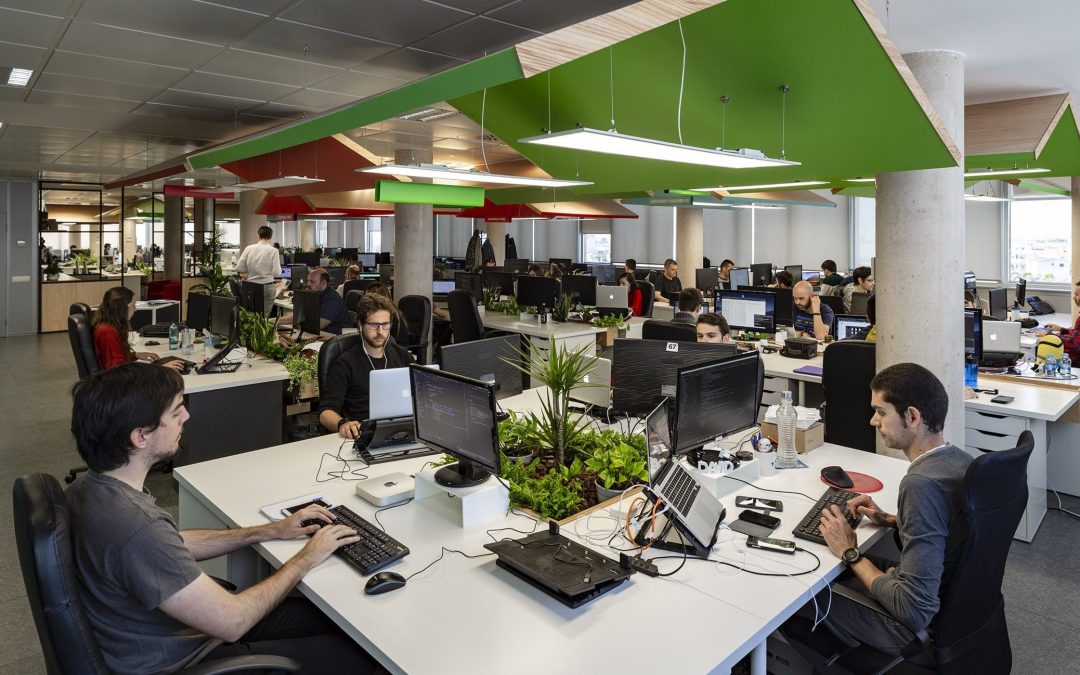 La compañía de Espaitec Cuatroochenta apuesta por la ciberseguridad, el no code y la internacionalización manteniendo su “cantera” en la UJI