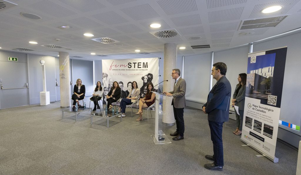 «FemSTEM: Mujeres Tecnólogas» reúne a profesionales de empresas de la provincia de Castellón y alumnado en Espaitec