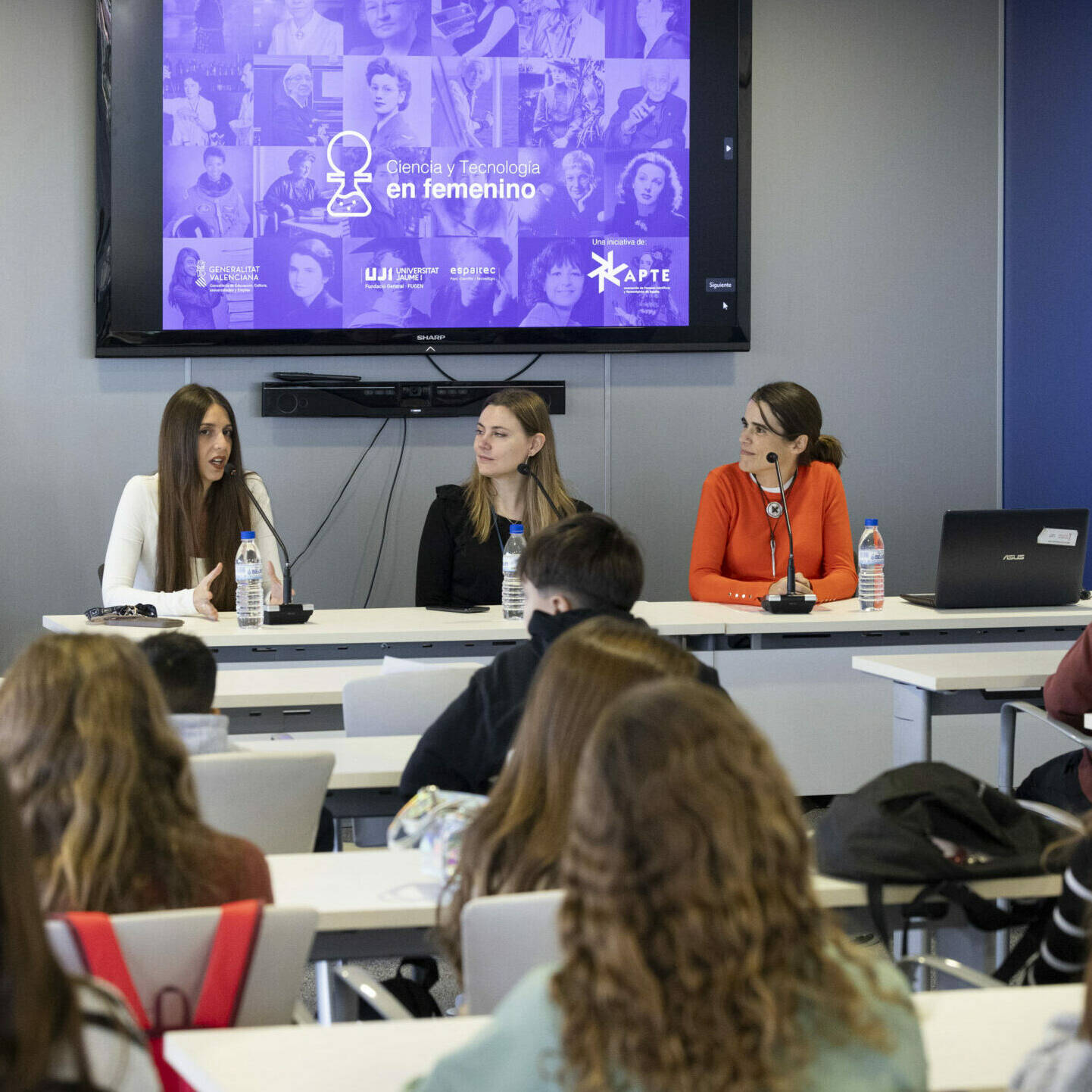 Ciencia y Tecnologia en Femenino