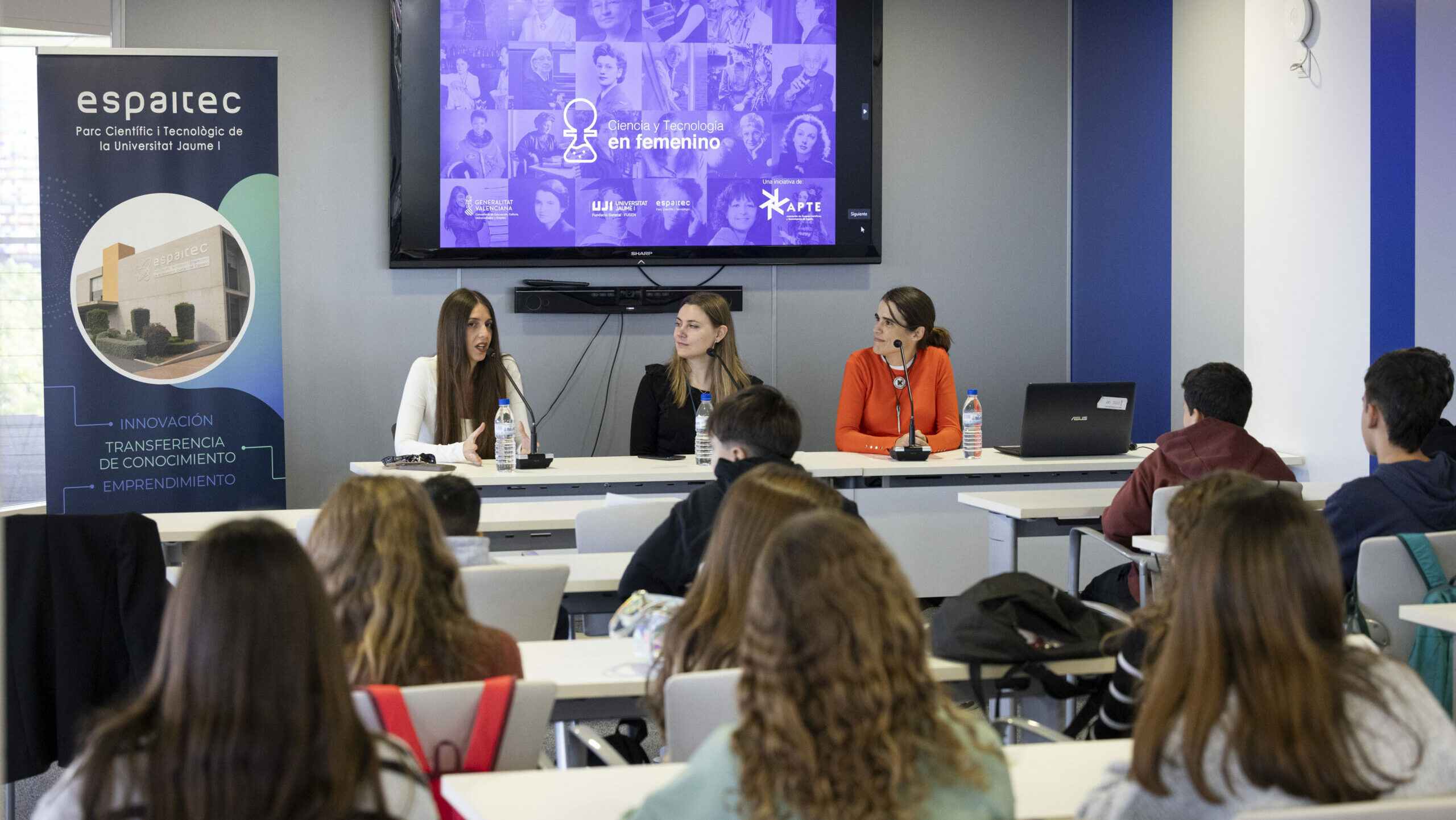 Ciencia y Tecnologia en Femenino