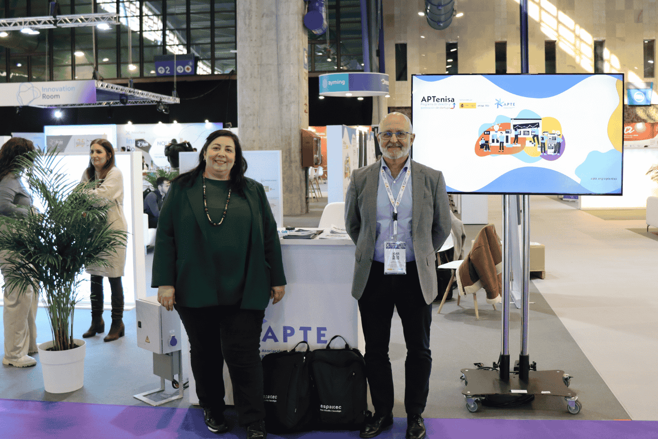 Juan Antonio Bertolín y Laura Menéndez participan en el 15º Foro Transfiere