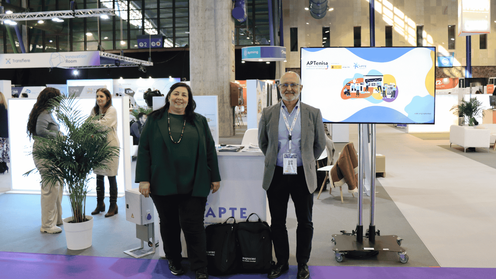 Juan Antonio Bertolín y Laura Menéndez participan en el 15º Foro Transfiere