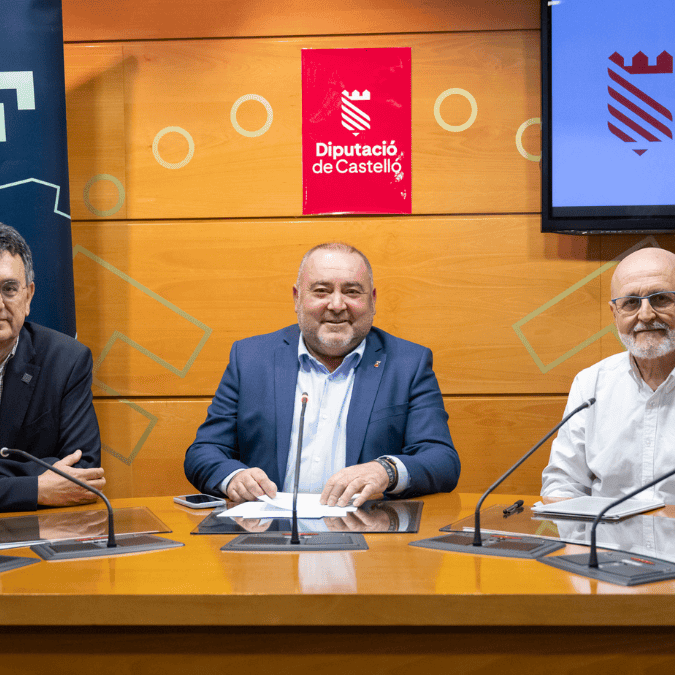 Vicente Pallarés, diputado de Promoción Económica; David Cabedo, vicerrector de Innovación, Transferencia y Divulgación Científica de la UJI, y Juan Antonio Bertolín, director de Espaitec, en la presentación de la 14ª edición de Castellón Global Program