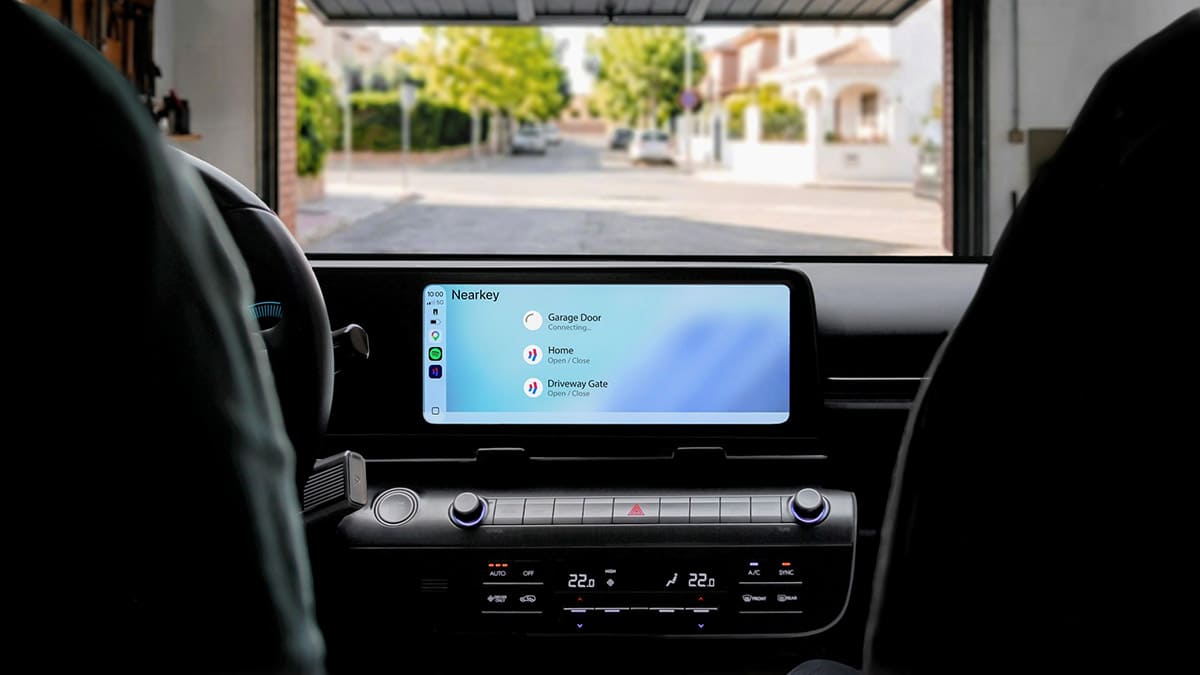 Nearkey, la app de Nayar de acceso inteligente, integra Android Auto y CarPlay para entrar al parking